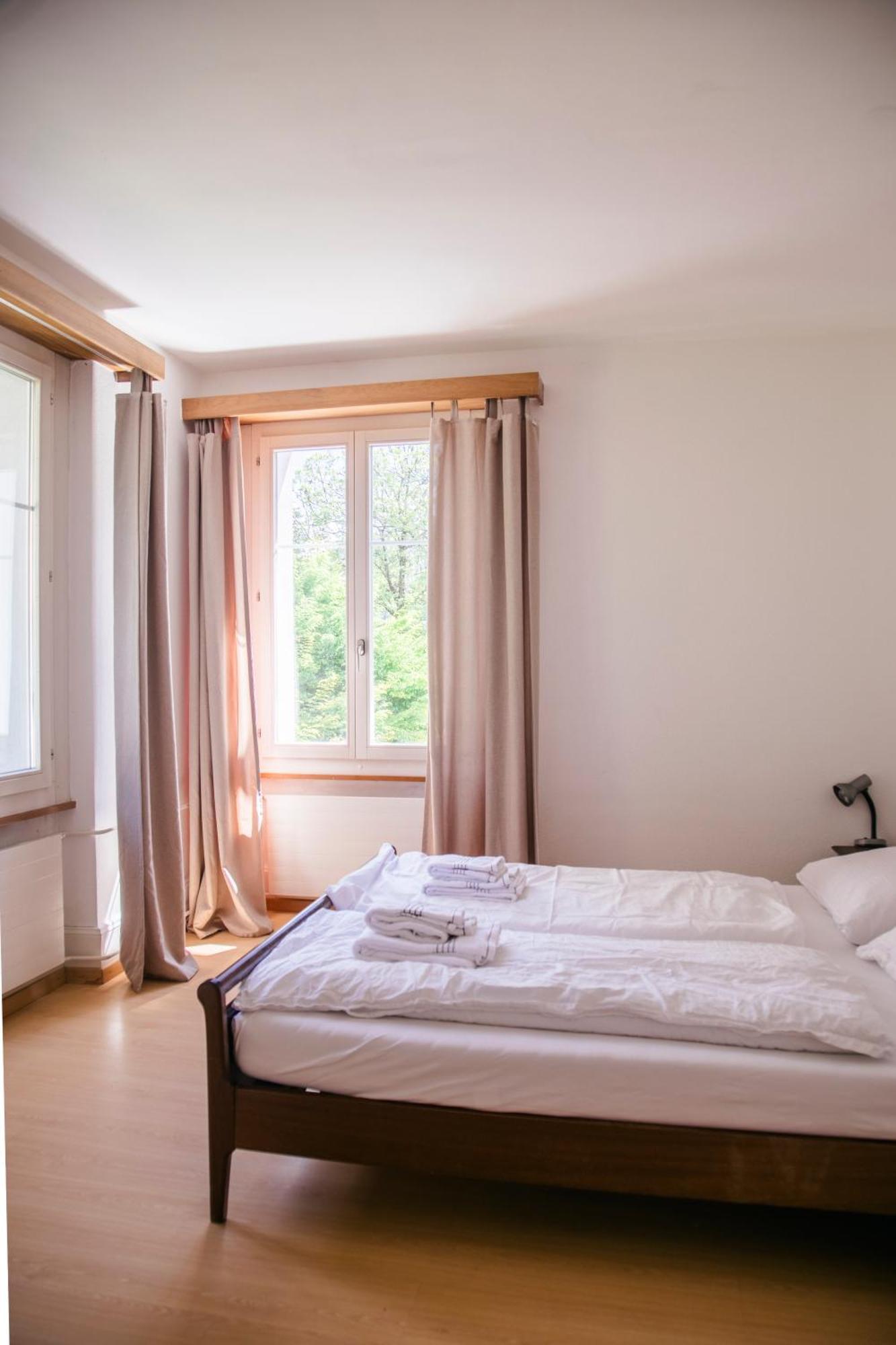 Between Lakes Apartments - 54 Интерлакен Экстерьер фото