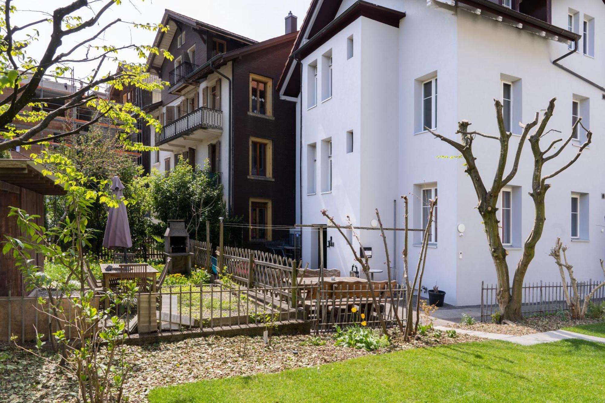 Between Lakes Apartments - 54 Интерлакен Экстерьер фото